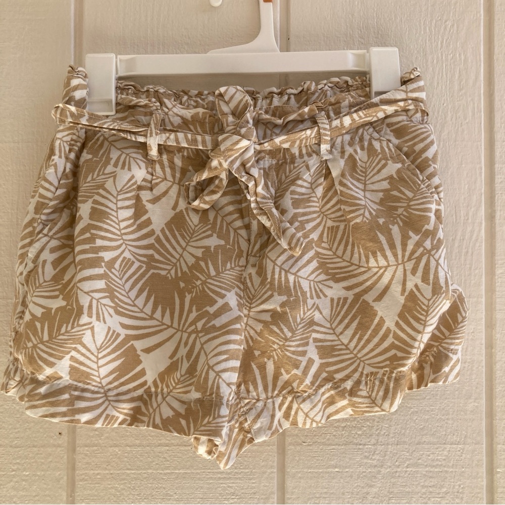 LOFT XS Tan and White Shorts with Tropical Leaf Design